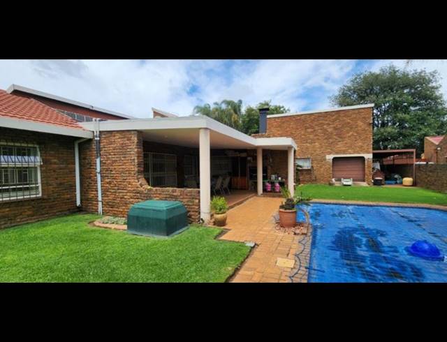 4 BEDROOM HOUSE FOR SALE IN EDLEEN